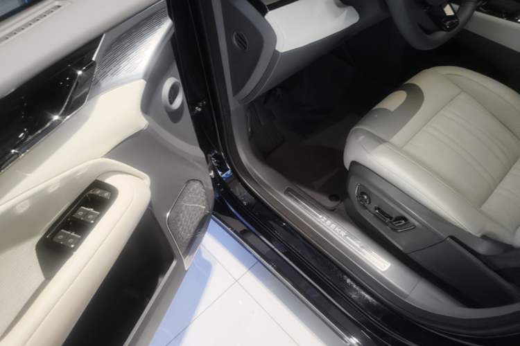 Used Zeekr 009 2022 WE Edition Driver Seat