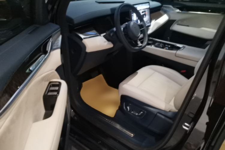 Used Zeekr 009 2022 WE Edition Driver Seat