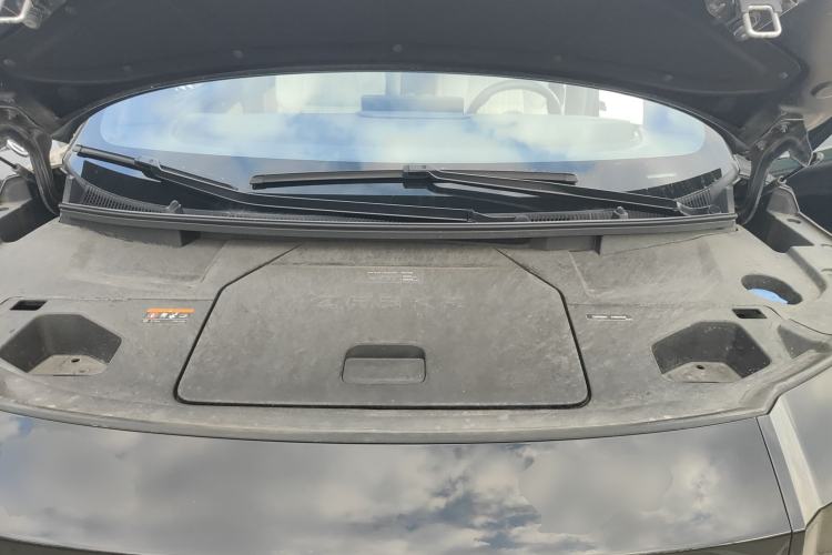 Used Zeekr 009 2022 WE Edition Engine Bay