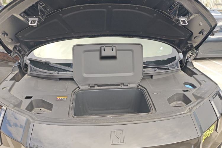 Used Zeekr 009 2022 WE Edition Engine Bay