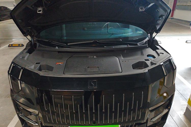 Used Zeekr 009 2022 WE Edition Engine Bay