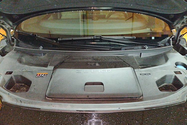 Used Zeekr 009 2022 WE Edition Engine Bay