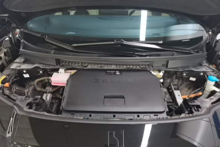 Used Zeekr 009 2022 Revised WE Version Engine Bay