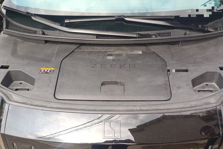 Used Zeekr 009 2022 WE Edition Engine Bay