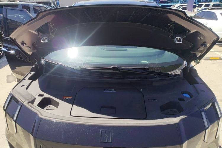 Used Zeekr 009 2022 WE Edition Engine Bay