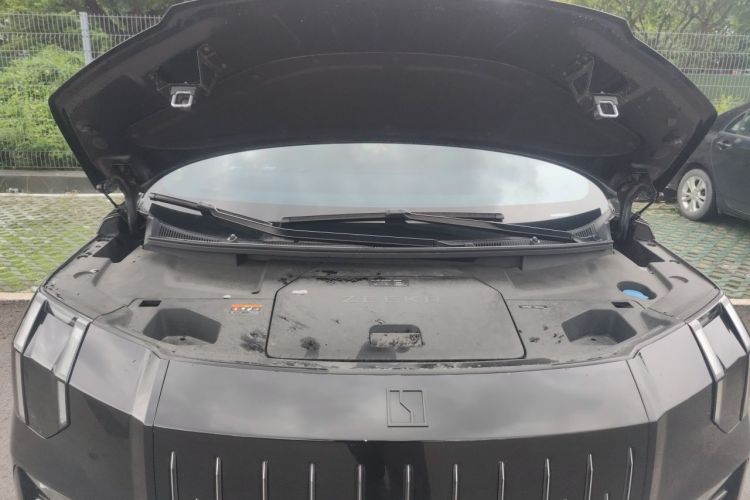 Used Zeekr 009 2022 WE Edition Engine Bay