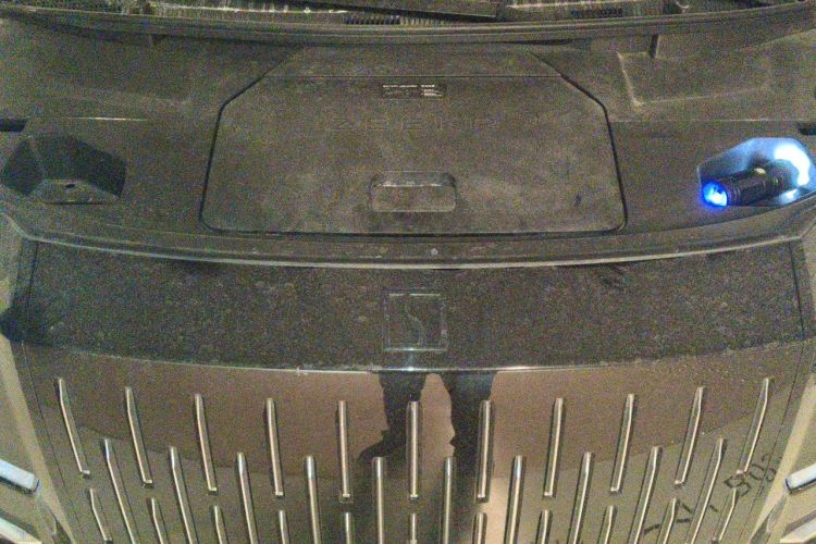 Used Zeekr 009 2022 WE Edition Engine Bay