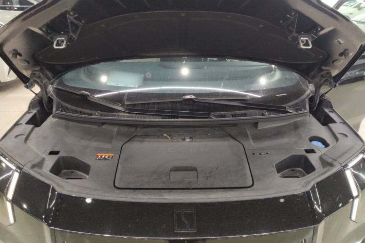 Used Zeekr 009 2022 WE Edition Engine Bay