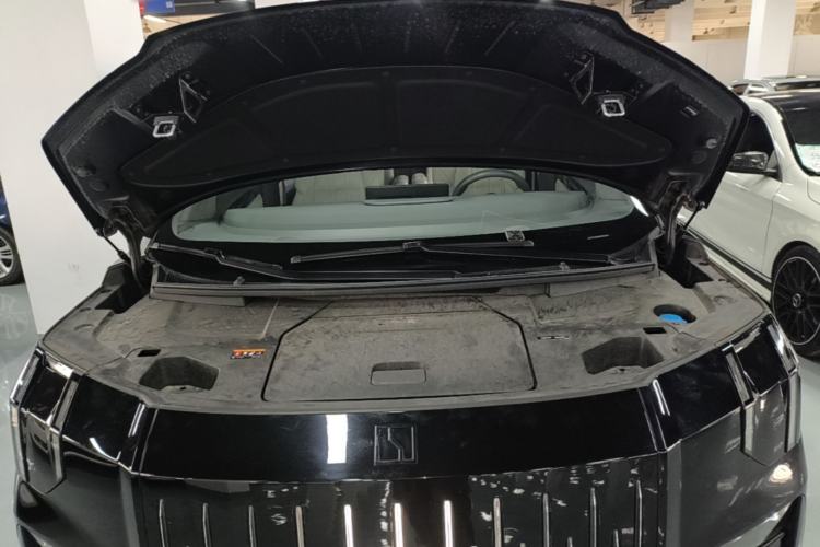 Used Zeekr 009 2022 Revised WE Version Engine Bay