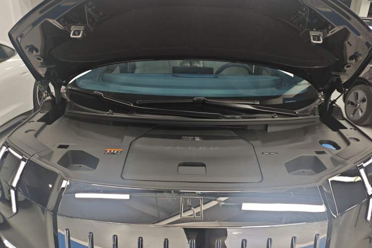 Used Zeekr 009 2022 WE Edition Engine Bay