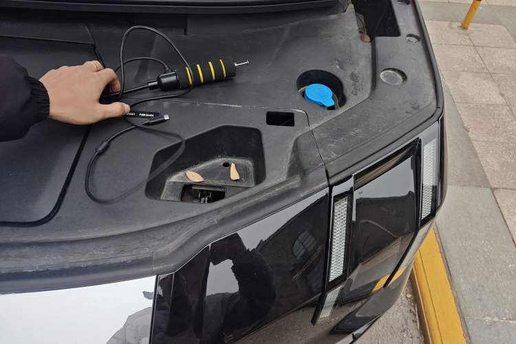 Used Zeekr 009 2022 WE Edition Engine Bay Left
