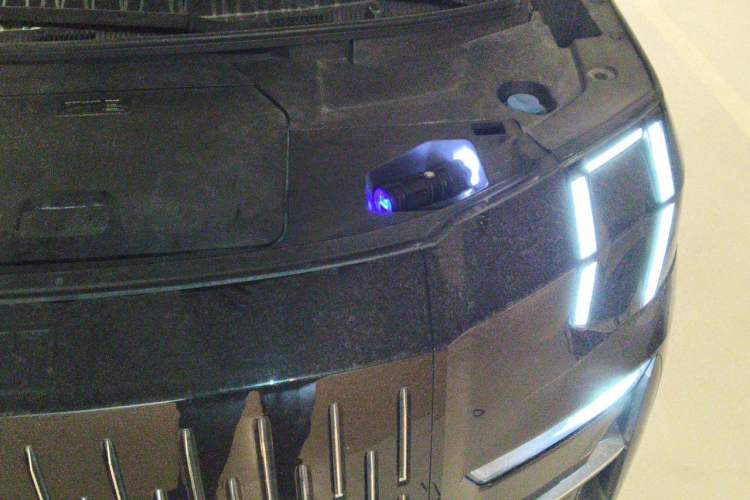 Used Zeekr 009 2022 WE Edition Engine Bay Left