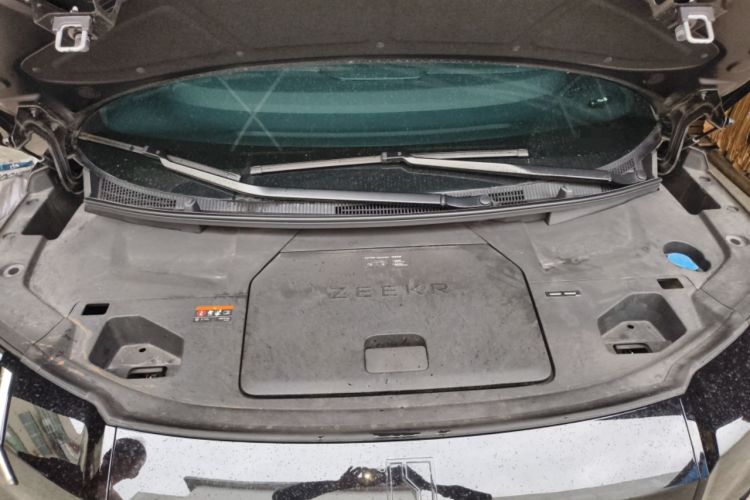 Used Zeekr 009 2022 WE Edition Engine Bay