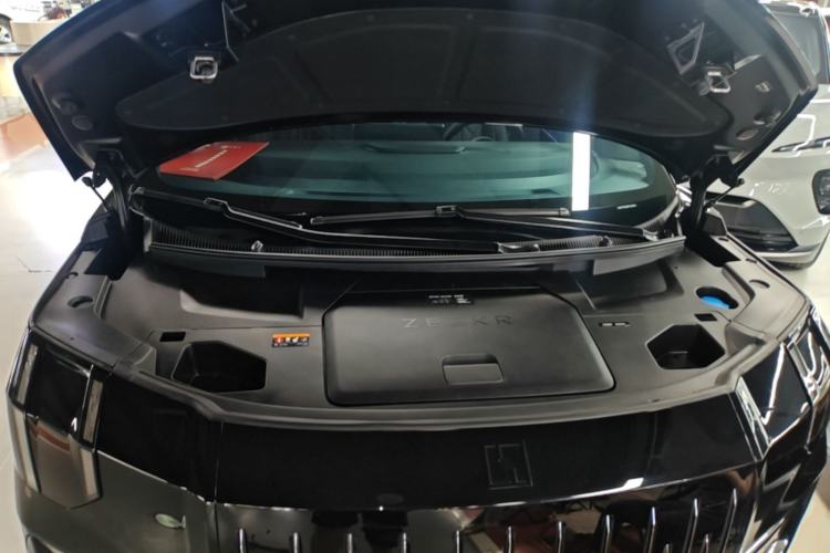 Used Zeekr 009 2022 WE Edition Engine Bay