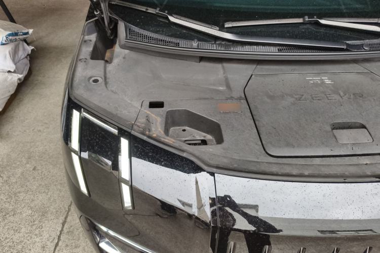 Used Zeekr 009 2022 WE Edition Engine Bay Right