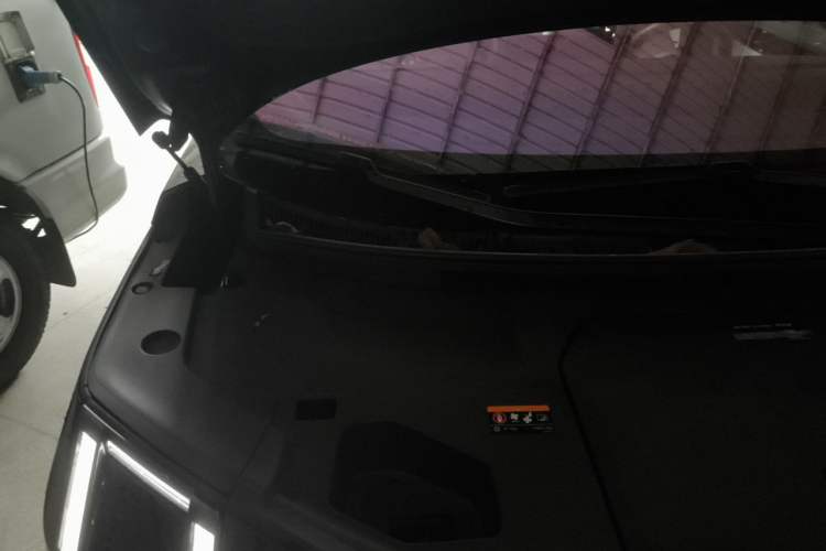 Used Zeekr 009 2022 Revised WE Version Engine Bay Right