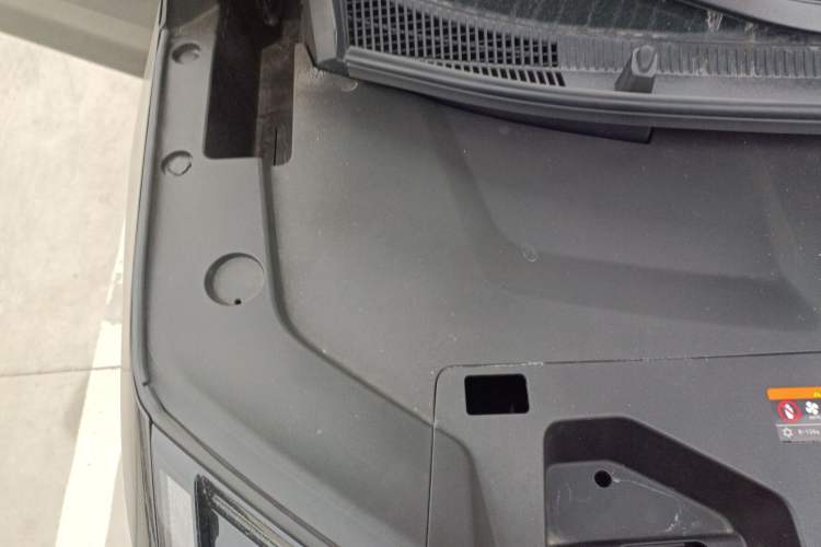 Used Zeekr 009 2022 WE Edition Engine Bay Right