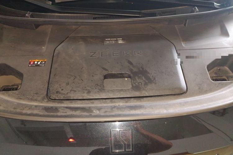 Used Zeekr 009 2022 WE Edition Engine Bay