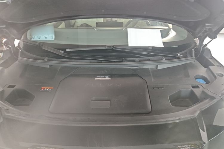 Used Zeekr 009 2022 WE Edition Engine Bay