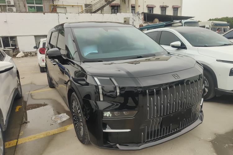 Used Zeekr 009 2022 WE Edition Exterior 1