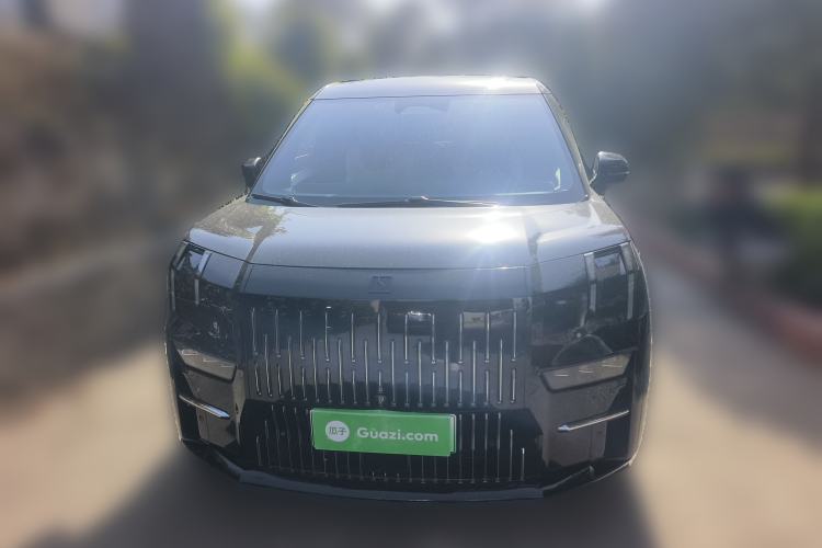 Used Zeekr 009 2022 WE Edition Exterior 1
