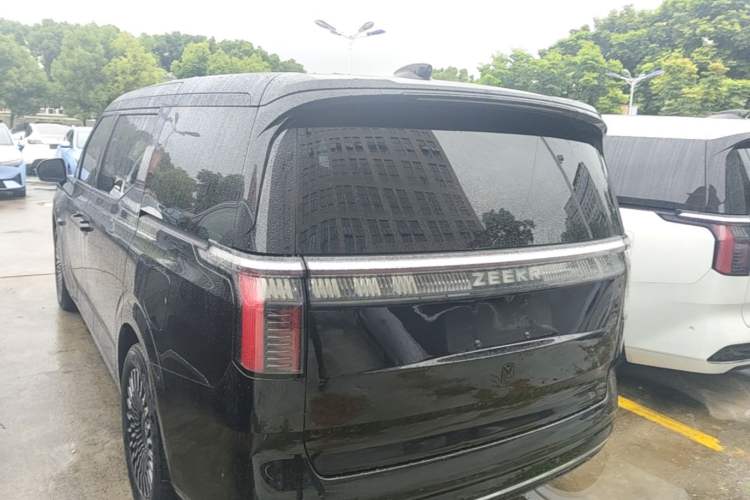Used Zeekr 009 2022 WE Edition Exterior 2