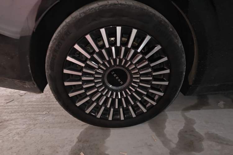 Used Zeekr 009 2022 WE Edition Exterior 2
