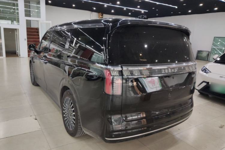 Used Zeekr 009 2022 WE Edition Exterior 2