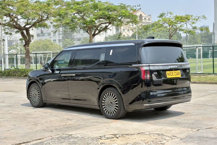 Used Zeekr 009 2022 WE Edition Exterior 2