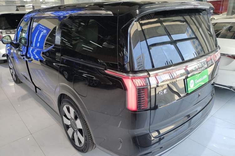 Used Zeekr 009 2022 WE Edition Exterior 2
