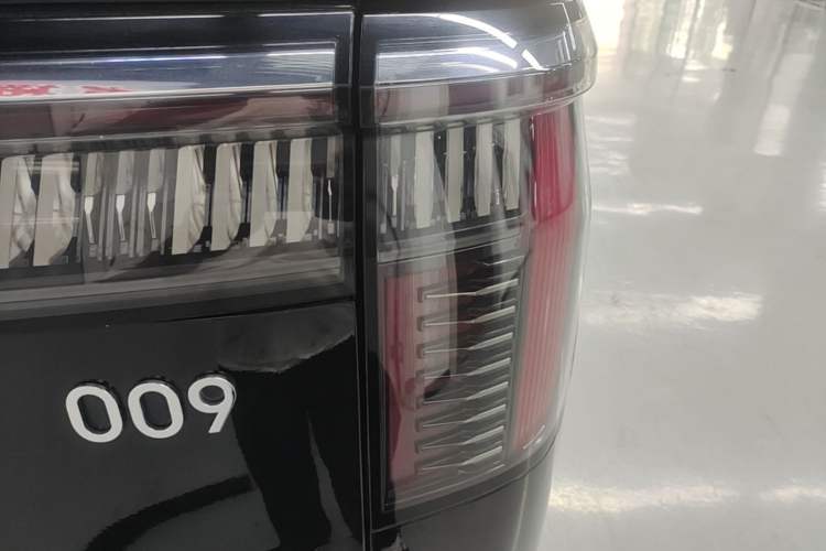 Used Zeekr 009 2022 WE Edition Exterior 3