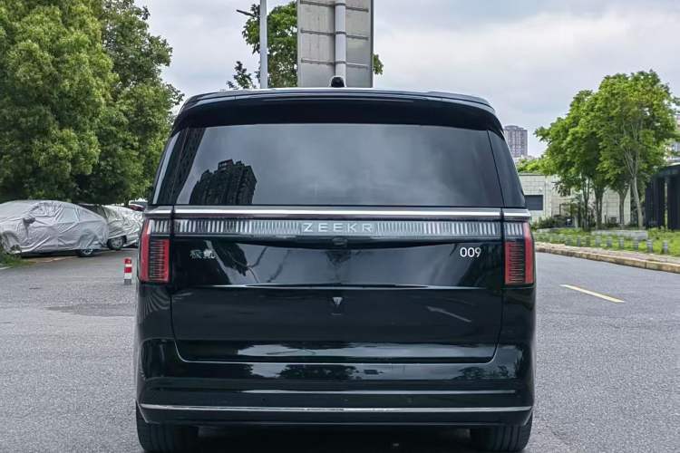 Used Zeekr 009 2022 WE Edition Exterior 3
