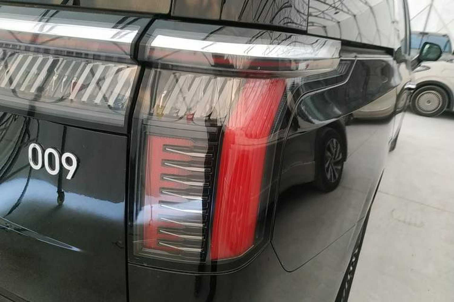 Used Zeekr 009 2022 Revised WE Version Exterior 3