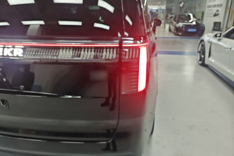Used Zeekr 009 2022 WE Edition Exterior 3