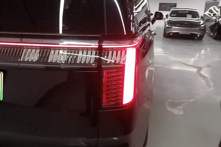 Used Zeekr 009 2022 WE Edition Exterior 3