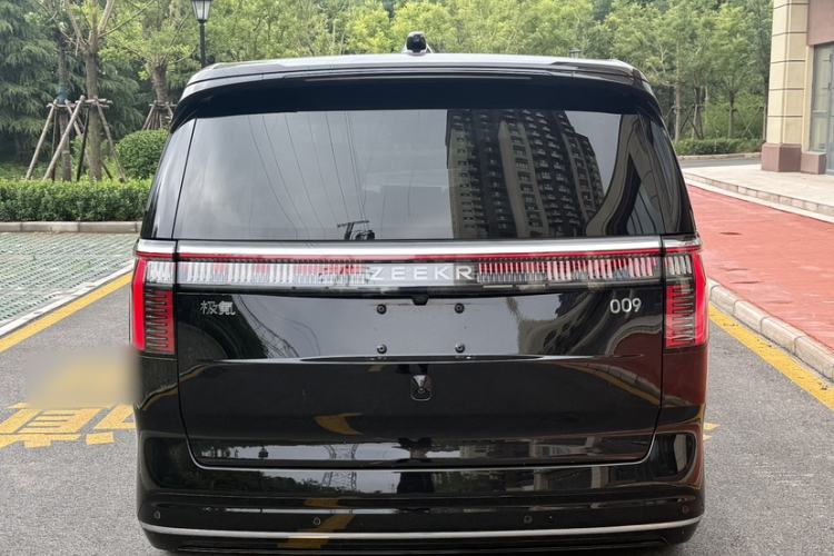 Used Zeekr 009 2022 WE Edition Exterior 3