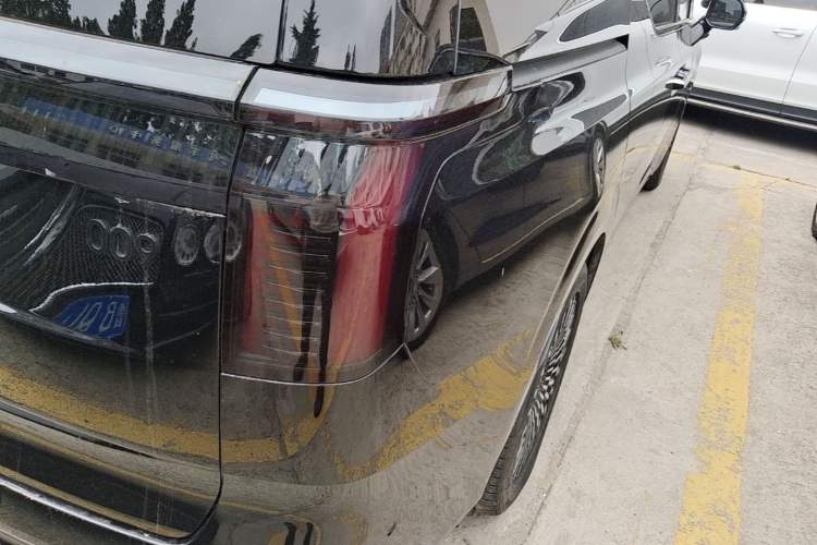 Used Zeekr 009 2022 WE Edition Exterior 3