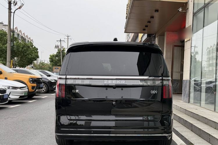 Used Zeekr 009 2022 ME Edition Exterior 4