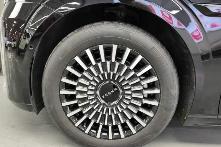 Used Zeekr 009 2022 WE Edition Exterior 4