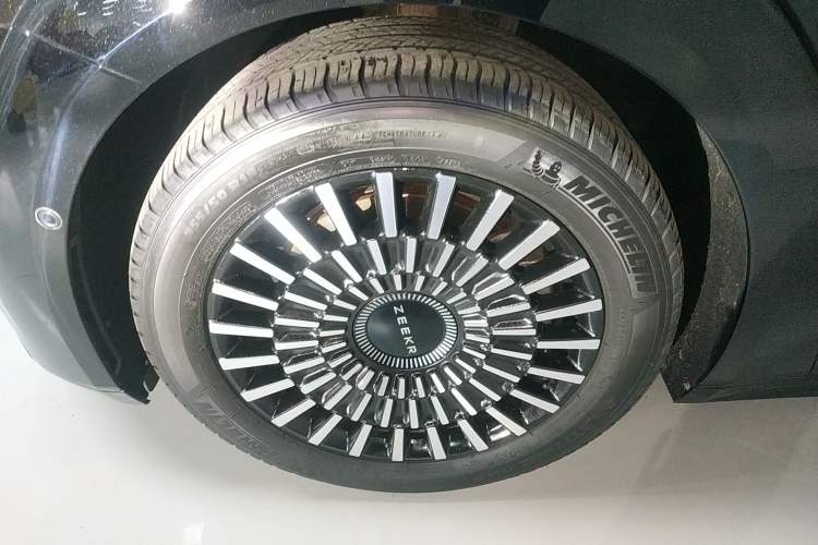Used Zeekr 009 2022 WE Edition Exterior 4