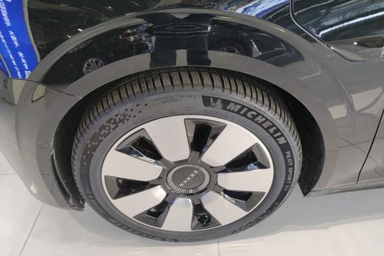 Used Zeekr 009 2022 WE Edition Exterior 4