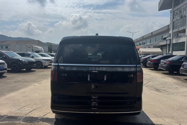 Used Zeekr 009 2022 WE Edition Exterior 4