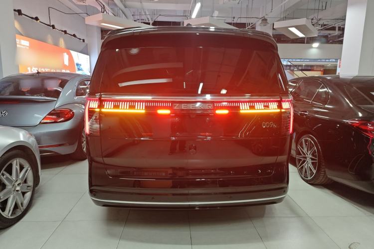 Used Zeekr 009 2022 WE Edition Exterior 4