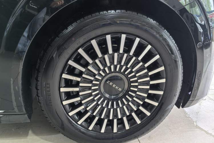Used Zeekr 009 2022 WE Edition Exterior 5
