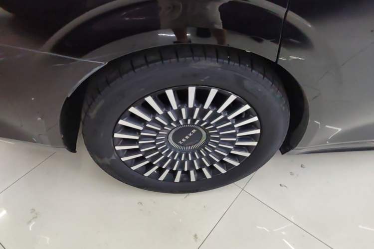 Used Zeekr 009 2022 WE Edition Exterior 5