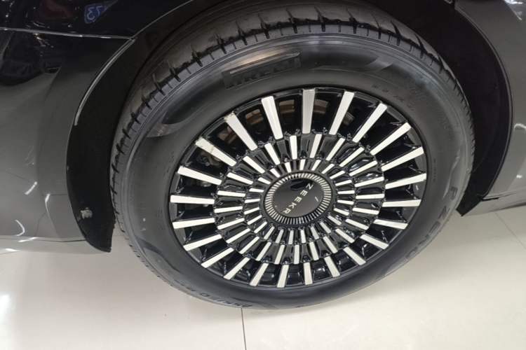 Used Zeekr 009 2022 WE Edition Exterior 5