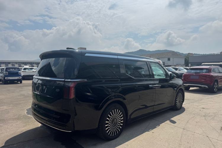 Used Zeekr 009 2022 WE Edition Exterior 5