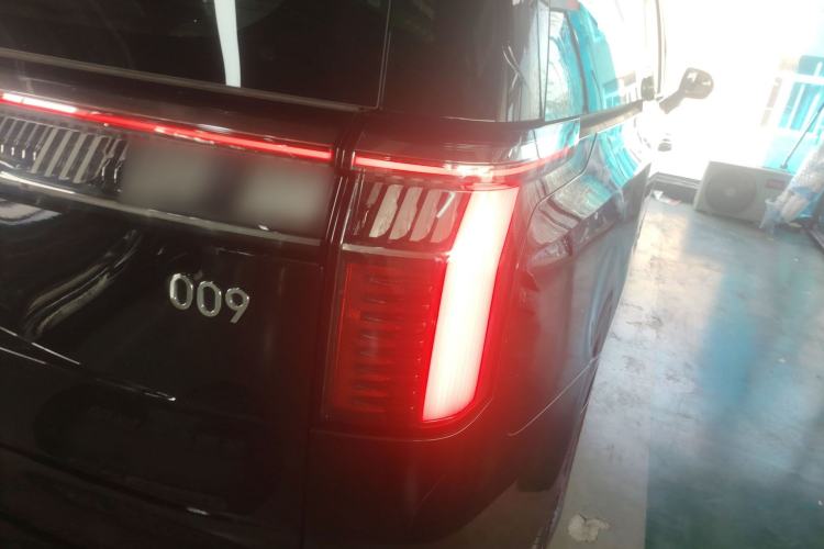 Used Zeekr 009 2022 ME Edition Exterior 6