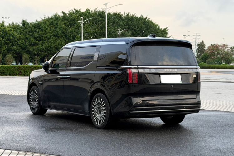 Used Zeekr 009 2022 WE Edition Exterior 7