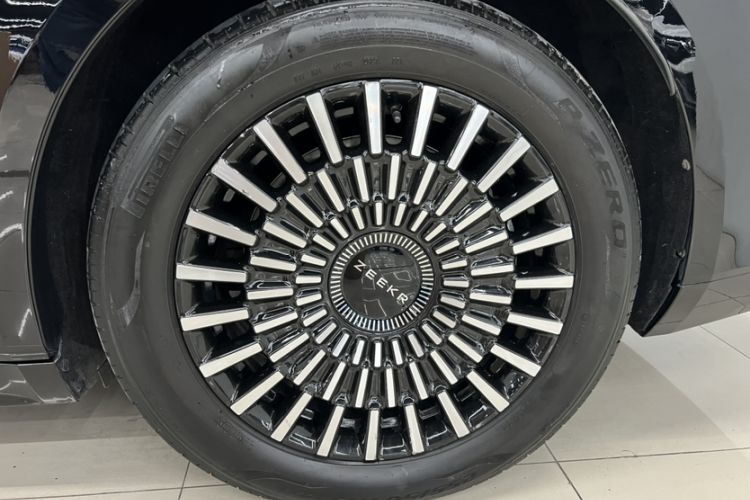 Used Zeekr 009 2022 WE Edition Exterior 9